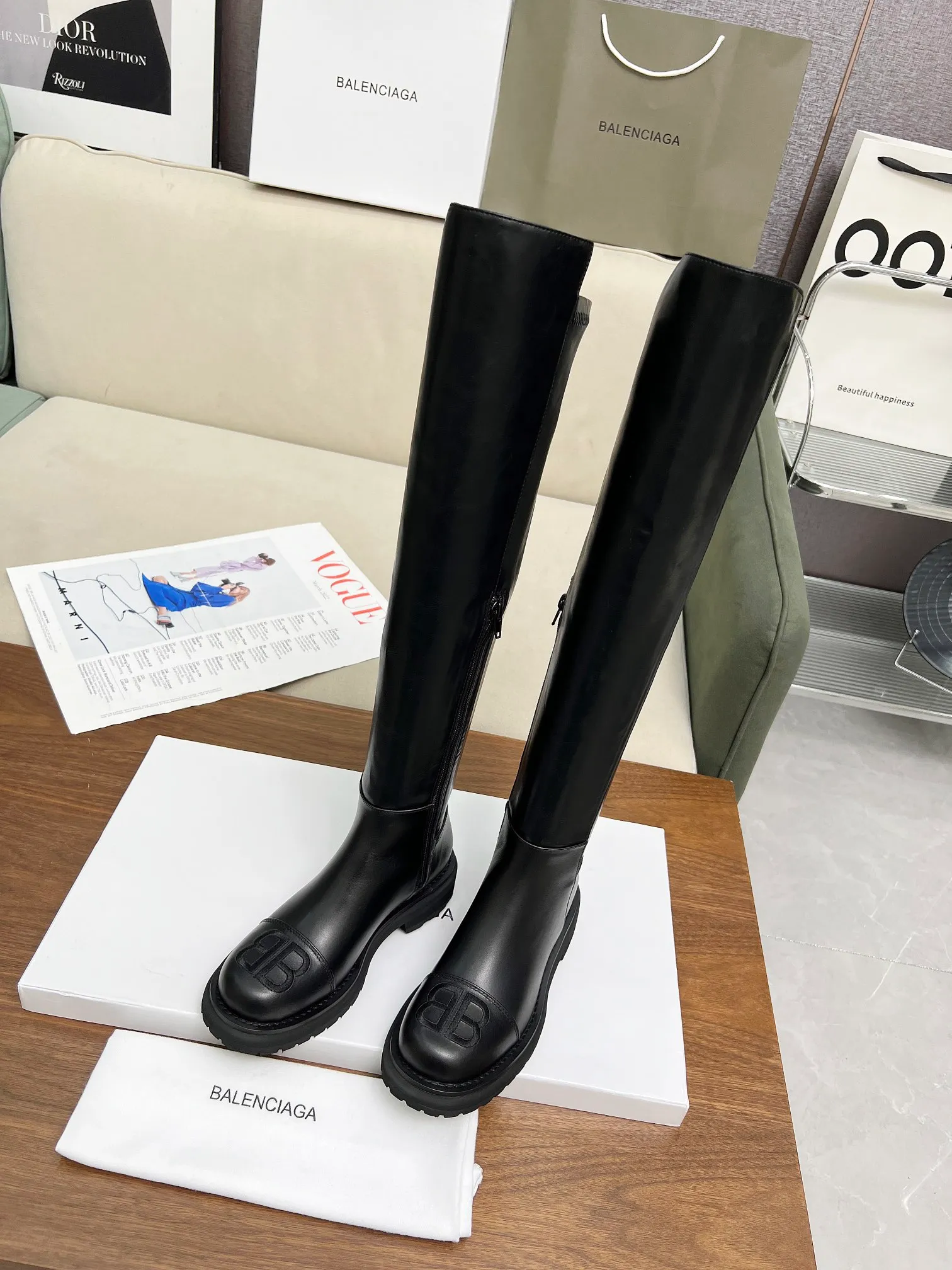 👟👟Ex-factory price 660👟👟 🍓 2024 Autumn and Winter BALENCIAGA/Balenciaga stretch boots are recommended [Proud] This shoe is very popular this year, independent style ➕ impeccable detail workmanship everywhere. 🆚Fabric: First-layer cowhide + boot elastic pu. Inner sheepskin size 35-40, 41 can be customized.
